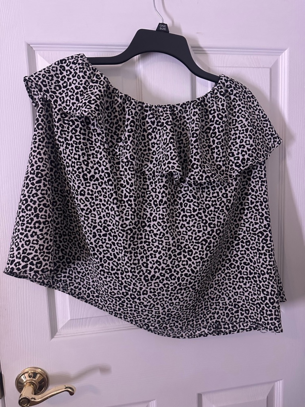 Leopard Print Off-Shoulder Ruffle Women's Top - Black & White
